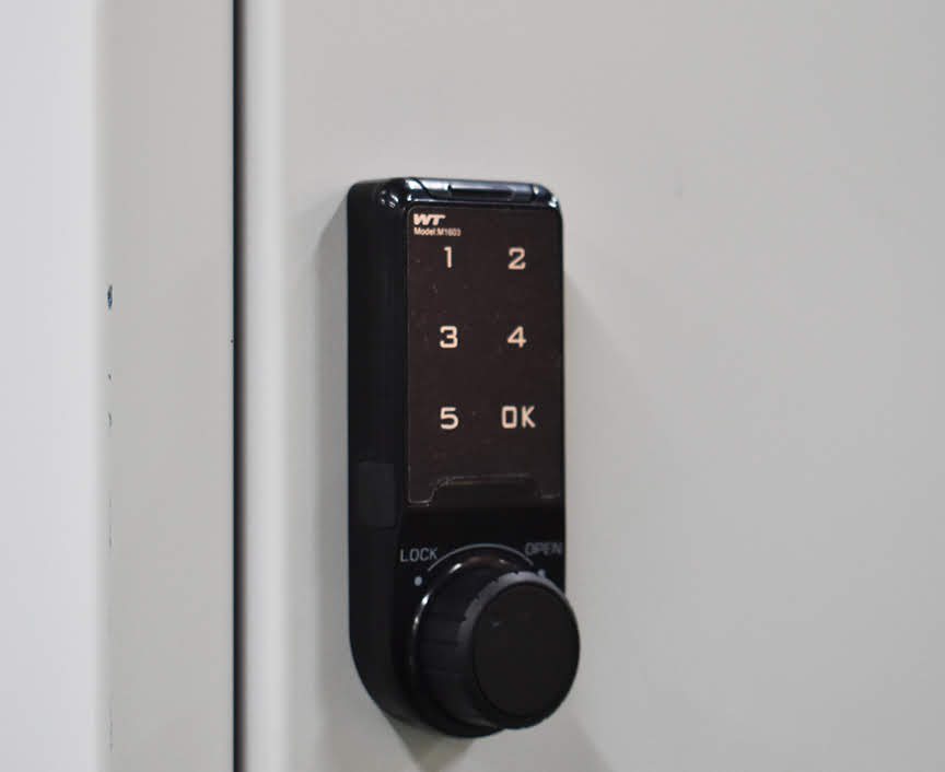 HD Luggage Locker