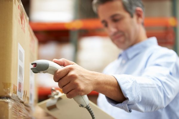 warehouse-worker-with-scanner-backsafe-blog.jpg